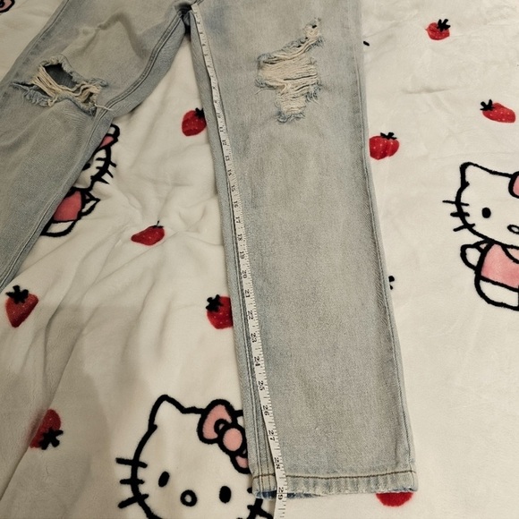 BDG Distressed High Rise Mom Jean 27 Light Wash - Picture 8 of 13